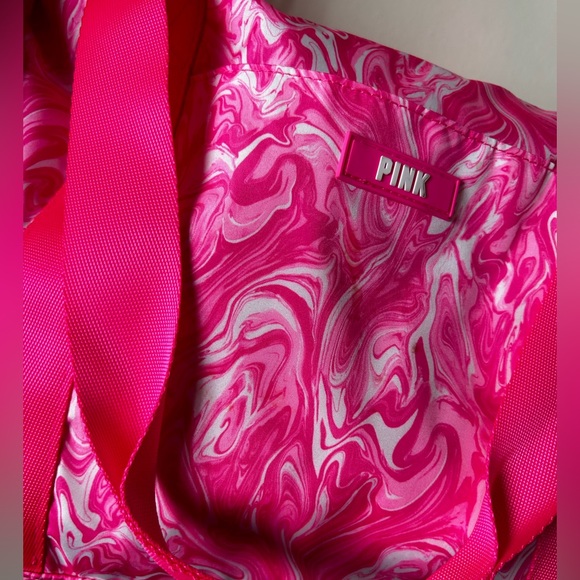 PINK/ Victoria secrets gym bag - Picture 2 of 6